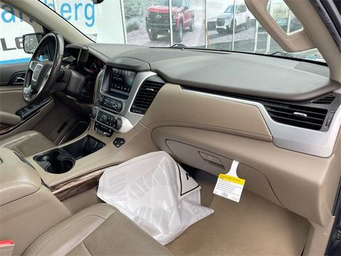Used 2020 GMC Yukon XL SLT w/ Premium Edition image 29