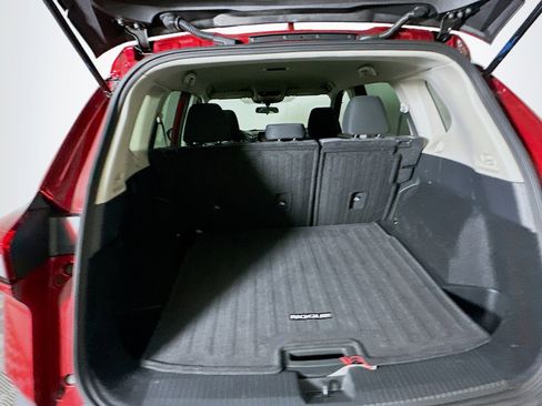 Used 2023 Nissan Rogue SV image 27