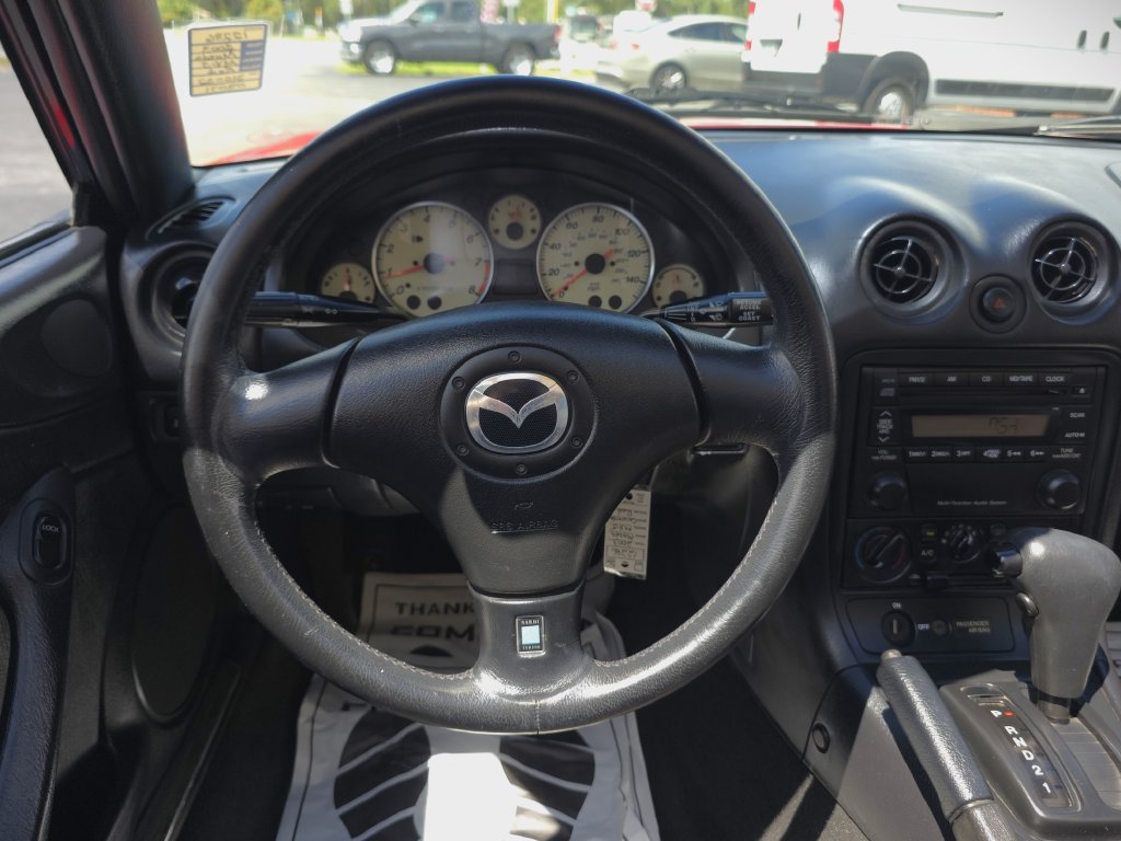 Used 2003 MAZDA MX-5 Miata RWD image 16
