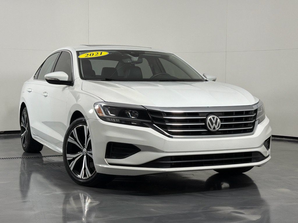 Used 2021 Volkswagen Passat 2.0T SE FWD image 2