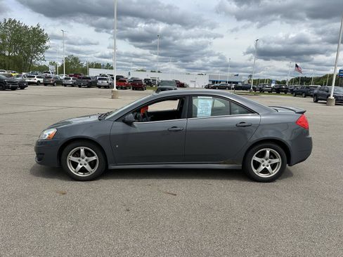 Used 2009 Pontiac G6 Sedan w/ Sport Package 2 FWD image 2