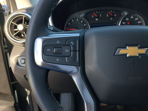 Used 2025 Chevrolet Blazer LT image 28