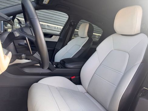 Certified 2025 Porsche Cayenne Coupe image 15