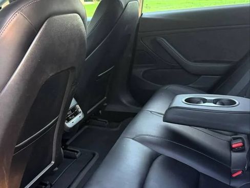 Used 2018 Tesla Model 3 Mid Range RWD image 9
