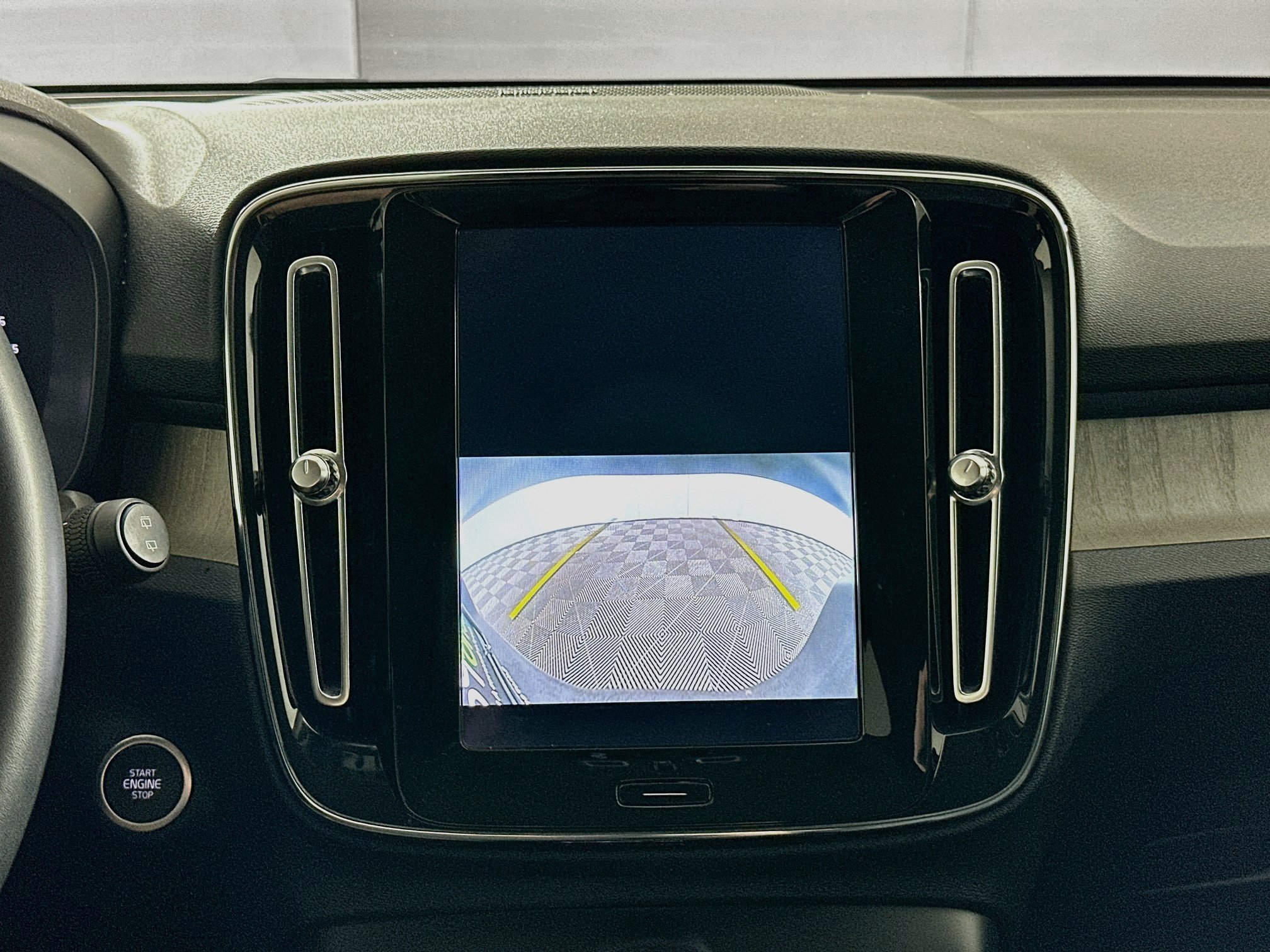Used 2023 Volvo XC40 B5 Ultimate w/ Protection Package Premier AWD/4WD image 23