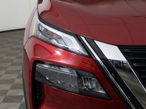 Used 2023 Nissan Rogue S image 10