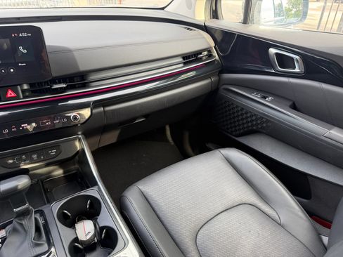 Used 2025 Kia Carnival SX Prestige FWD image 14
