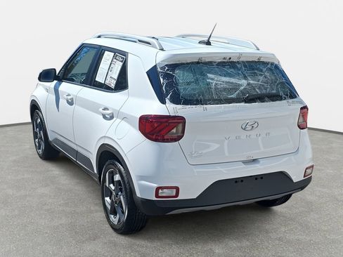 Certified 2026 Hyundai Venue SEL image 7