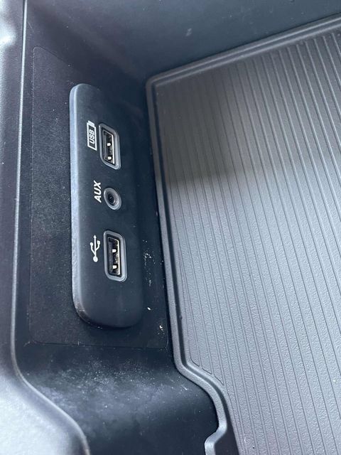 Used 2019 RAM 1500 Classic SLT AWD/4WD image 26