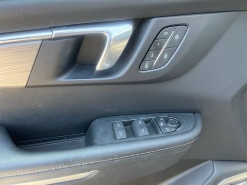 Used 2025 Buick Enclave Preferred w/ Power Package FWD image 16