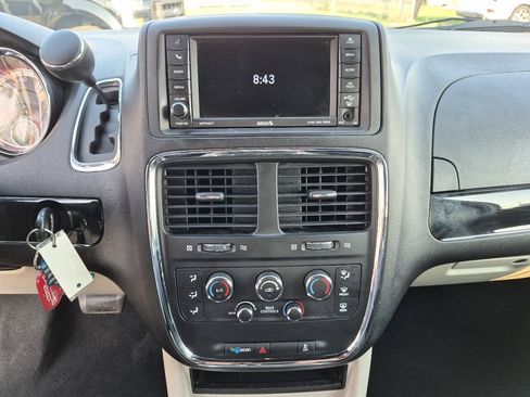 Used 2018 Dodge Grand Caravan SXT FWD image 23