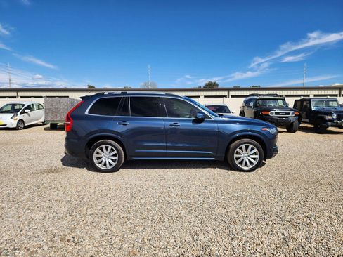 Used 2018 Volvo XC90 T5 Momentum w/ Convenience Package image 4