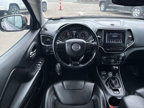 Used 2019 Jeep Cherokee Latitude Plus image 11