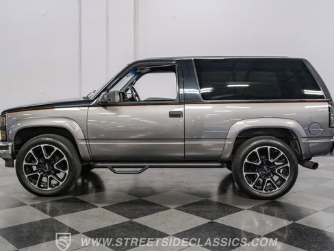 Used 1995 Chevrolet Tahoe 4WD 2-Door image 2