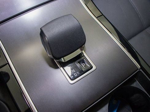 Used 2026 Land Rover Range Rover Velar Dynamic SE image 19