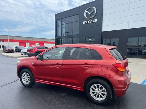 Used 2011 Mitsubishi Outlander Sport ES FWD image 3