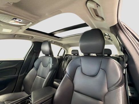 Used 2024 Volvo S60 B5 Core image 20