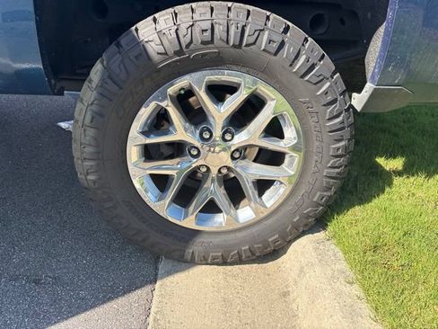 Used 2018 Chevrolet Silverado 1500 LT w/ True North Edition AWD/4WD image 7