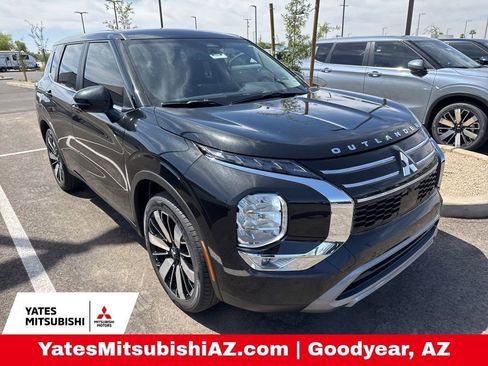 New 2026 Mitsubishi Outlander SE FWD image 2