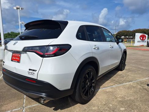 Used 2026 Honda HR-V Sport image 4