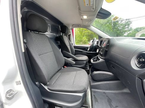 Used 2023 Mercedes-Benz Metris image 17