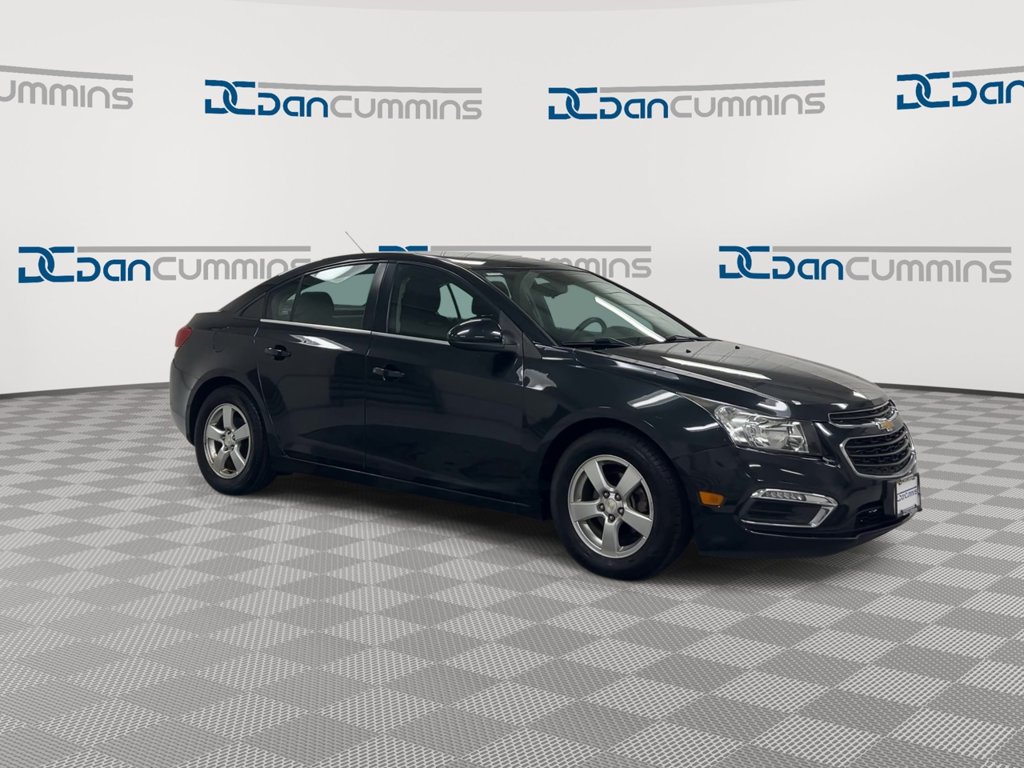 Used 2016 Chevrolet Cruze LT FWD image 2