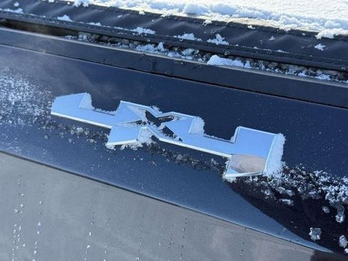 Used 2022 GMC Sierra 1500 SLT w/ SLT Convenience Package image 8