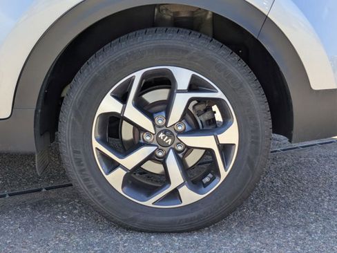 Used 2020 Kia Sportage LX image 9