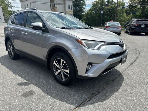 Used 2018 Toyota RAV4 XLE AWD/4WD image 6
