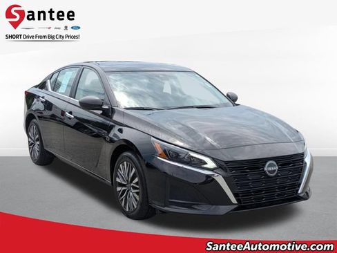 Used 2025 Nissan Altima 2.5 SV AWD/4WD image 1