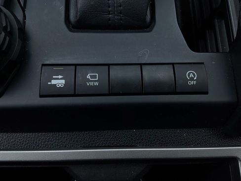 Used 2024 Toyota Tacoma Limited w/ Limited Package (LT) AWD/4WD image 28