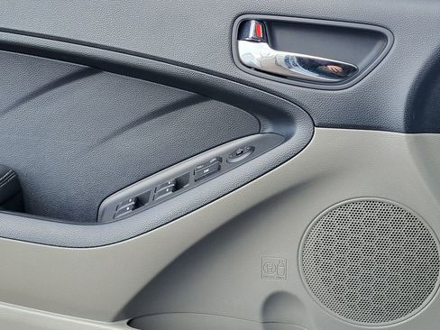 Used 2015 Kia Forte LX image 19