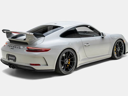 Used 2018 Porsche 911 GT3 RWD image 12
