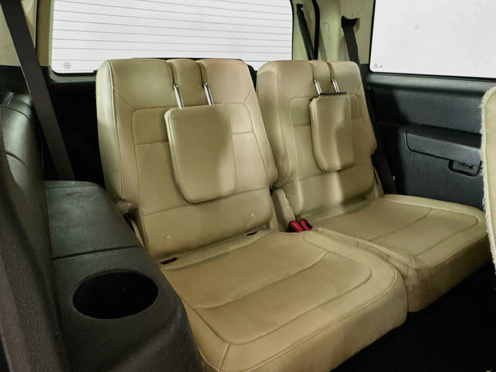 Used 2018 Ford Flex SEL w/ Equipment Group 202A FWD image 34