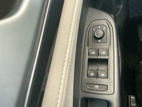 New 2025 Volkswagen Taos SEL image 21