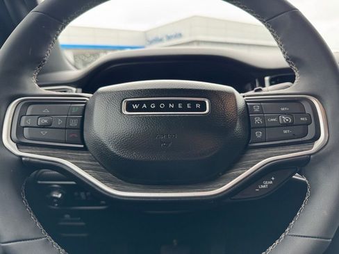 Used 2022 Jeep Wagoneer Series III w/ Rear Seat Video Group 1 image 19