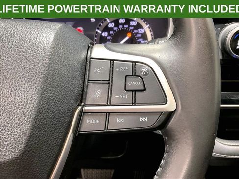 Used 2022 Toyota Highlander XLE image 25
