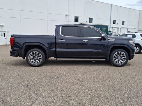 Used 2023 GMC Sierra 1500 Denali w/ Denali Reserve Package AWD/4WD image 10