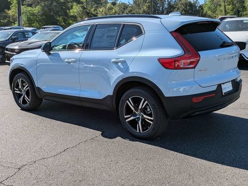 Used 2026 Volvo XC40 B5 Core AWD/4WD image 4
