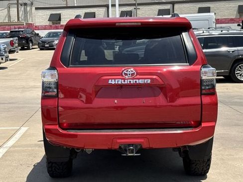 Used 2022 Toyota 4Runner SR5 Premium w/ Moonroof Package AWD/4WD image 5