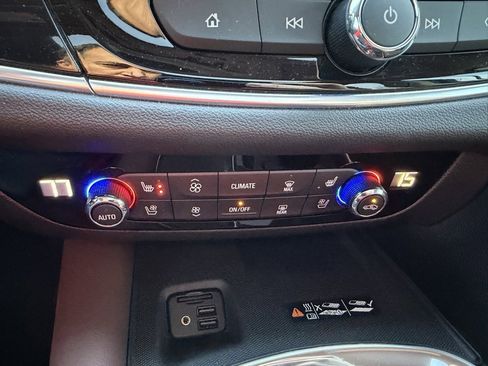 Used 2021 Buick Enclave Avenir w/ Avenir Technology Package image 16