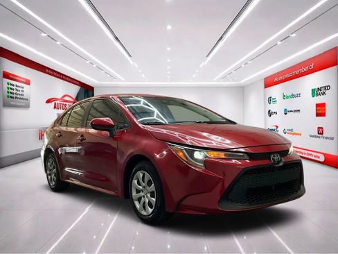 Used 2021 Toyota Corolla LE FWD image 2