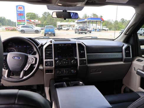 Used 2019 Ford F250 XLT w/ XLT Value Package image 11