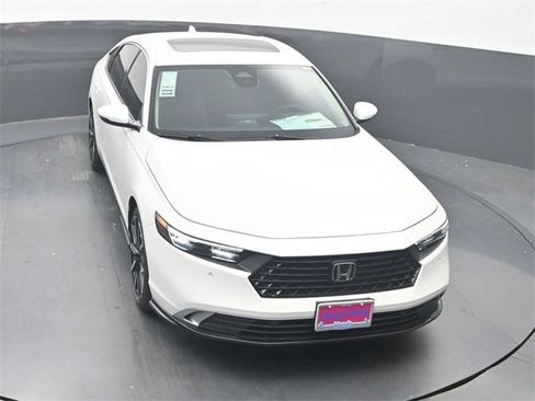 Certified 2025 Honda Accord Touring image 21