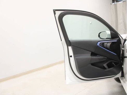 Used 2025 BMW X3 xDrive30i w/ M Sport Package AWD/4WD image 17