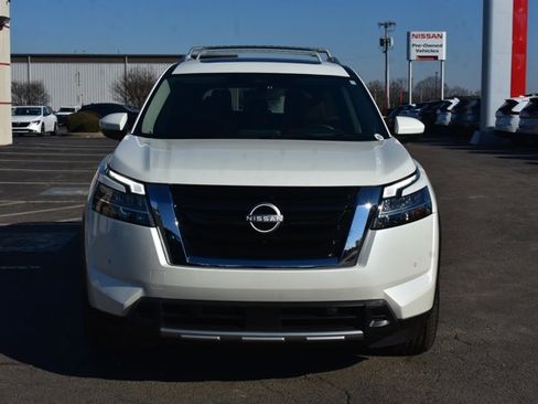 Used 2024 Nissan Pathfinder Platinum w/ Cargo Package image 2