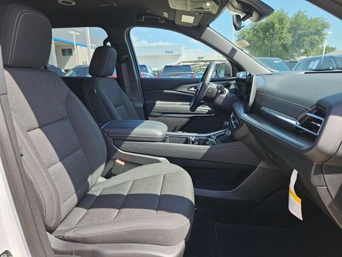 Certified 2026 Chevrolet Traverse LT w/ Midnight/Sport Edition FWD image 28