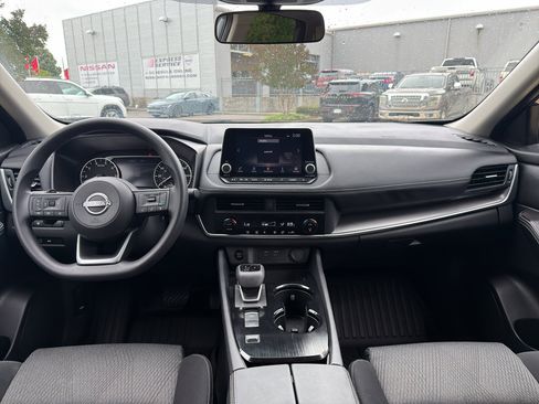 Used 2024 Nissan Rogue SV FWD image 12
