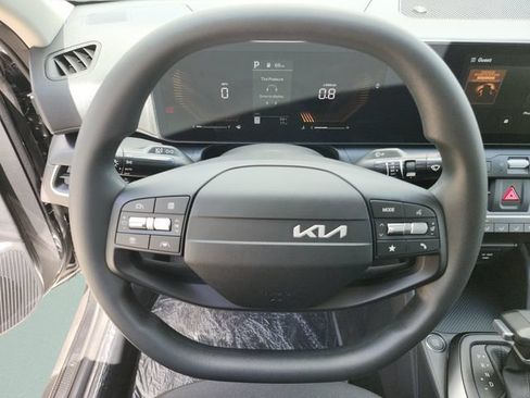New 2026 Kia K4 FWD image 30