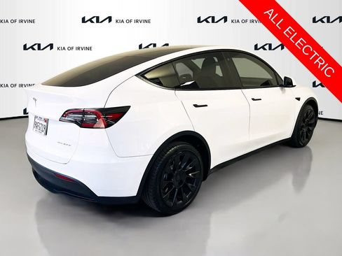 Used 2022 Tesla Model Y Long Range AWD/4WD image 7